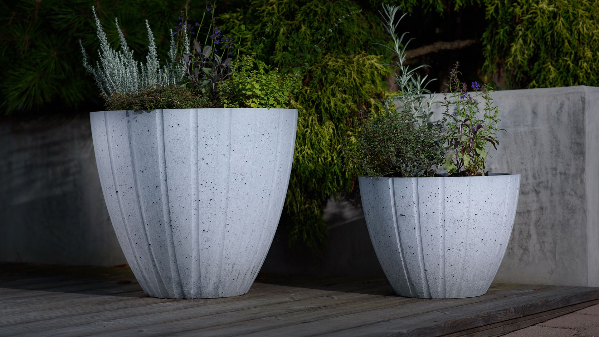 <b>DECOR concrete planters</b> for BETONI 